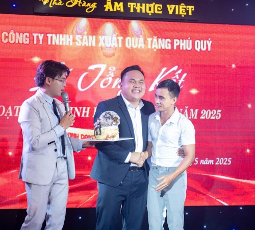 QUÀ TẶNG PHÚ QUÝ TỔNG KẾT QUÝ 1/2025: TỰ HÀO HÀNH TRÌNH – SẴN SÀNG BỨT PHÁ