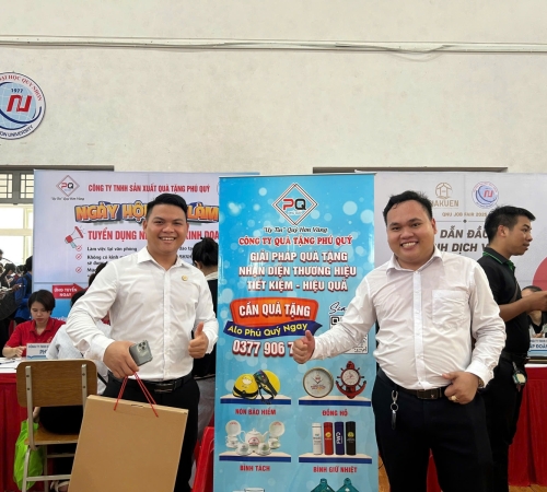 QUÀ TẶNG PHÚ QUÝ GHI DẤU ẤN TẠI NGÀY HỘI VIỆC LÀM – QNU’S JOB FAIR 2025 – KHẲNG ĐỊNH UY TÍN VÀ GẮN KẾT VỚI SINH VIÊN