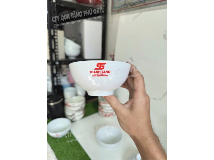 CHÉN SỨ IN LOGO – QUÀ TẶNG DOANH NGHIỆP SANG TRỌNG VÀ ĐẲNG CẤP